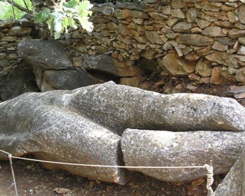 NAXOS-AtHellas.gr-Κούροι στα Aρχαία Λατομεία Μαρμάρου