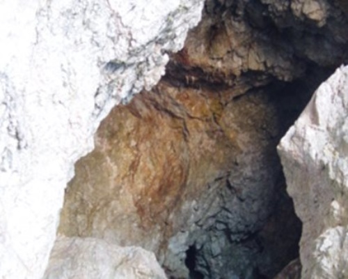 ΔDONOUSA-AtHellas.gr-ΑΞΙΟΘΕΑΤΑ-Σπηλιά του Τοίχου
