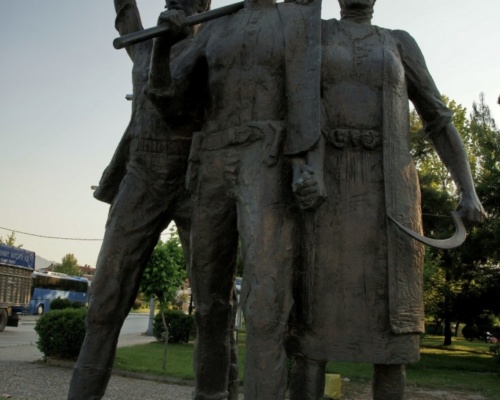 KARDITSA-AtHellas.gr-Μνημείο Εθνικής Αντίστασης